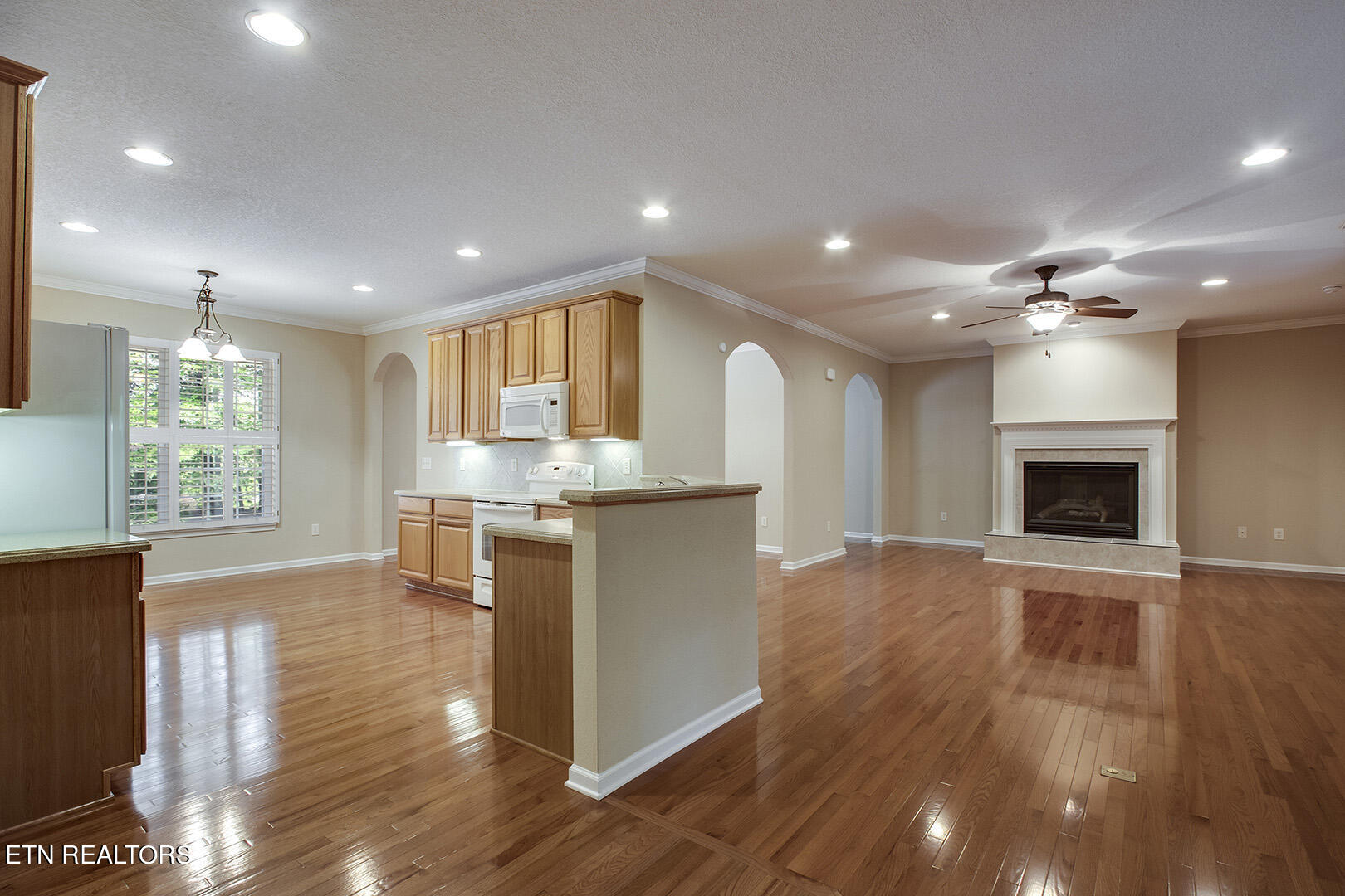 Loudon, Tennessee 37774, United States, 3 Bedrooms Bedrooms, ,3 BathroomsBathrooms,Residential,Active,41123