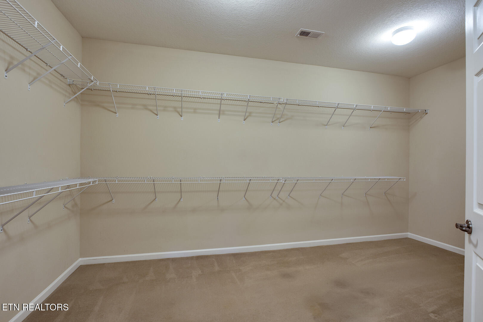 Loudon, Tennessee 37774, United States, 3 Bedrooms Bedrooms, ,3 BathroomsBathrooms,Residential,Active,41123