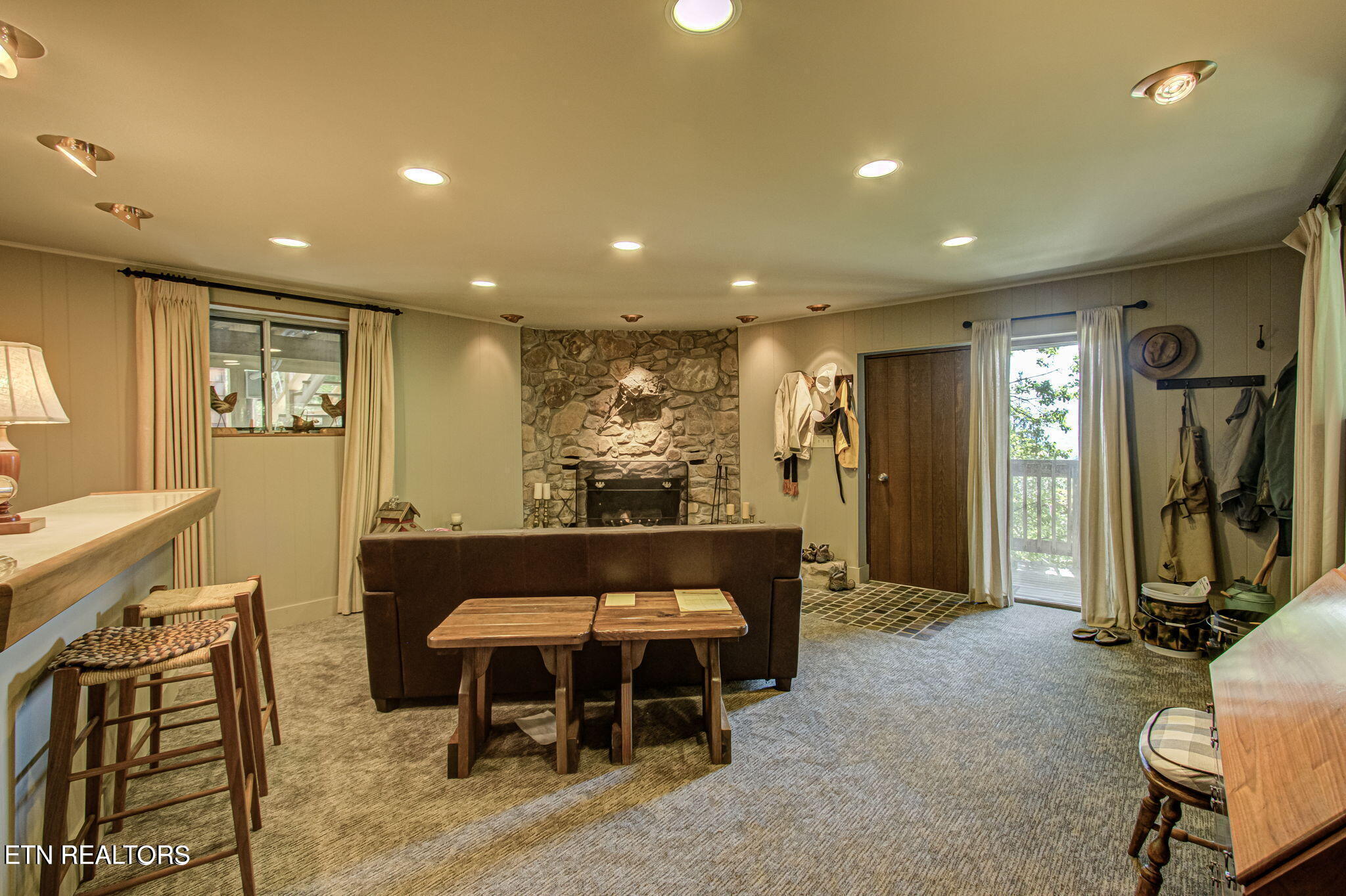 1136 Upper Alpine Way