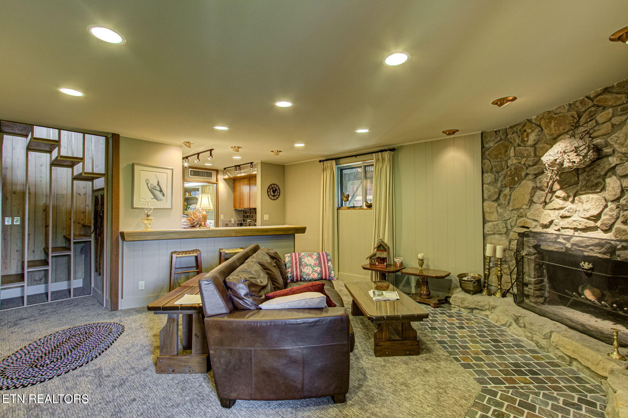 1136 Upper Alpine Way