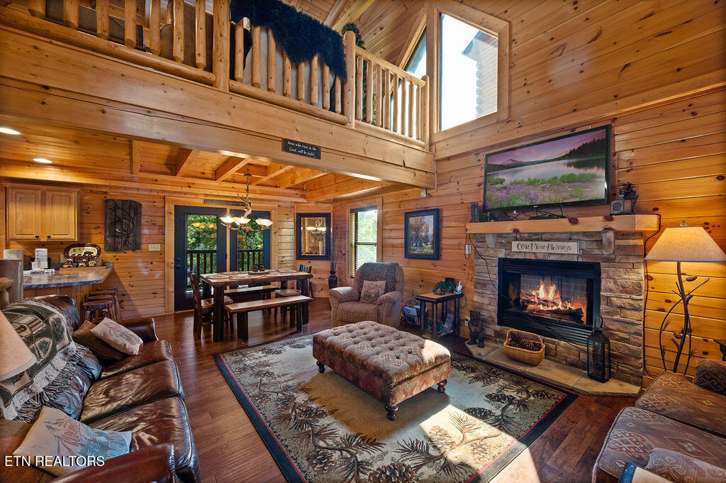2307 Hollow Branch Way