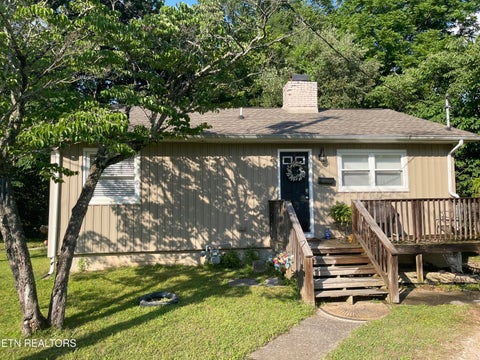 Photo of 105 E Passmore Lane, Oak Ridge, TN 37830 (MLS # 1344482)