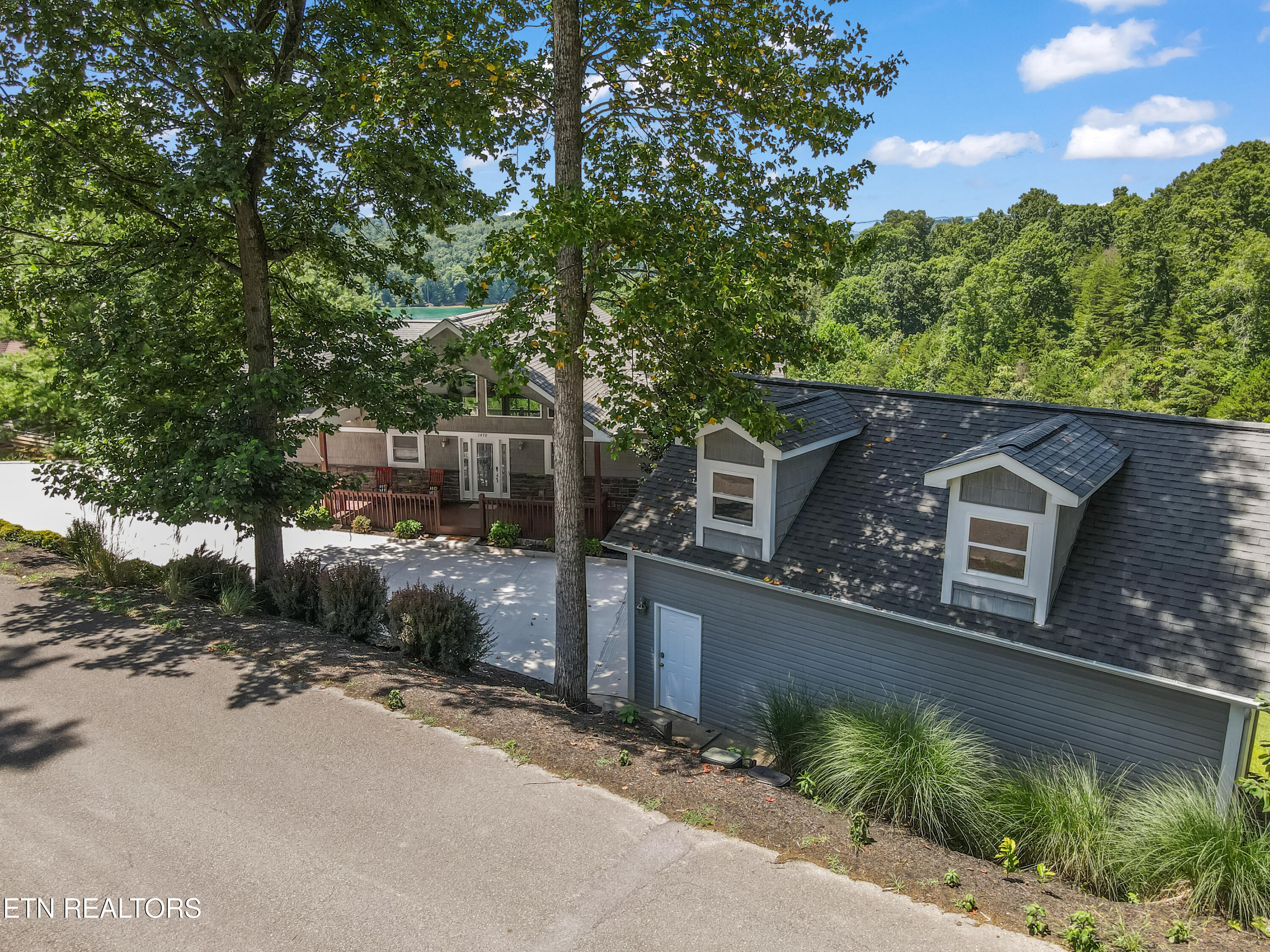 1470 Deerfield Way