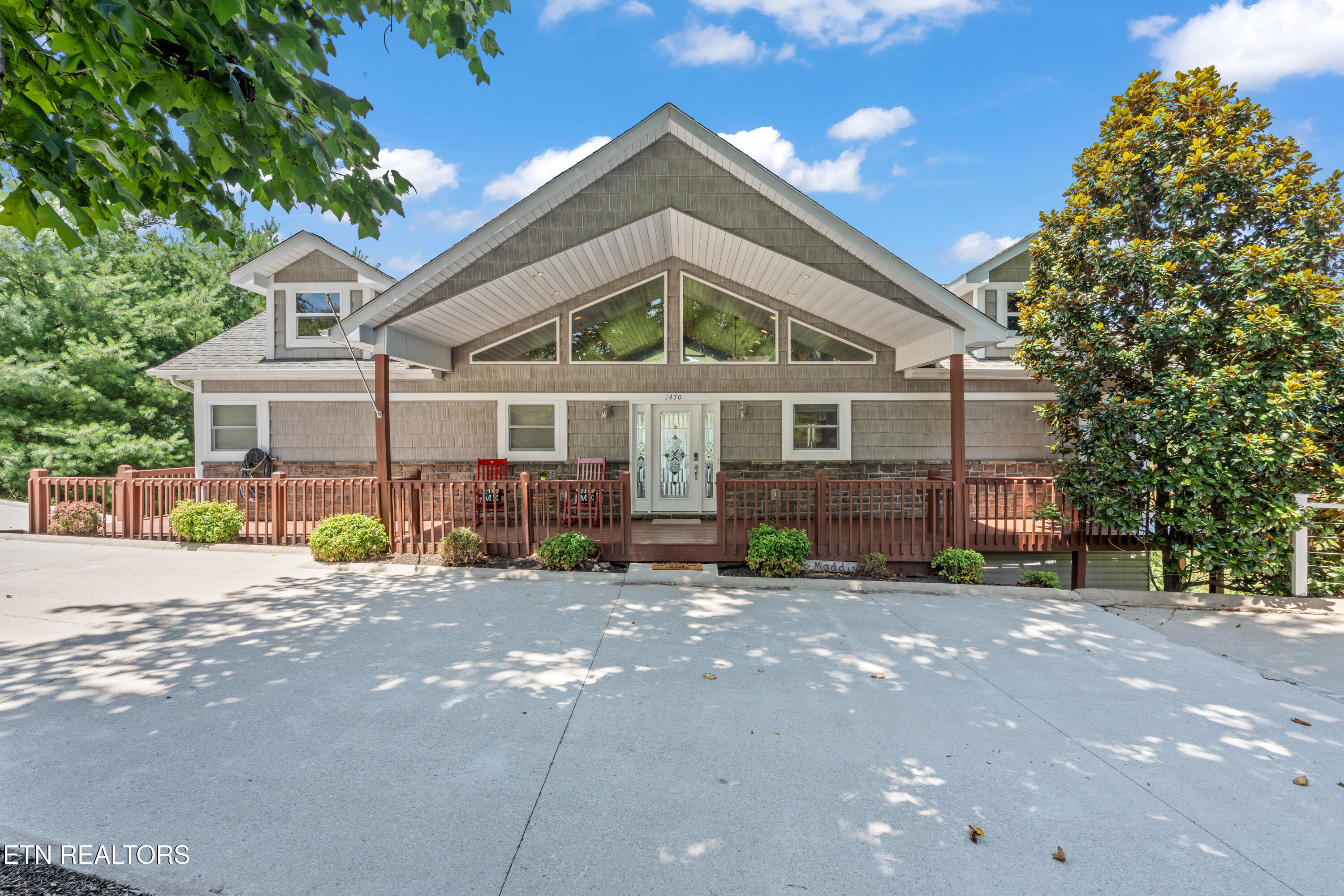 1470 Deerfield Way