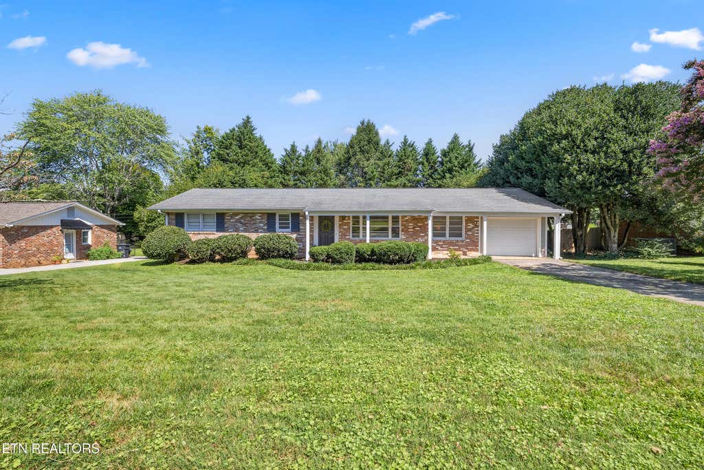 Photo of 7925 Stratton Drive, Knoxville, TN 37919 (MLS # 1352877)