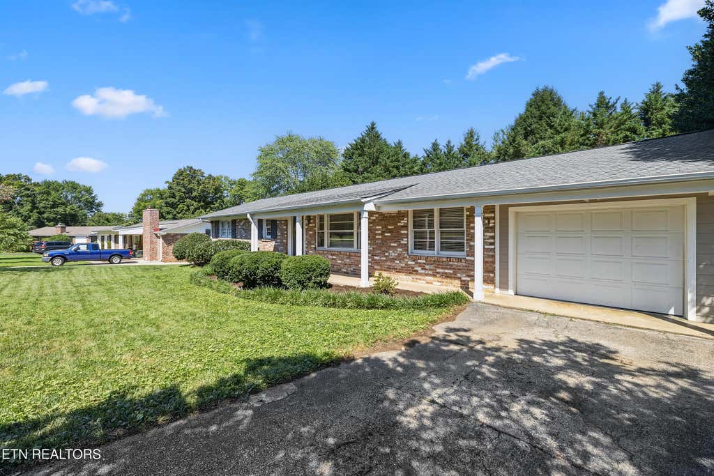 Photo of 7925 Stratton Drive, Knoxville, TN 37919 (MLS # 1352877)