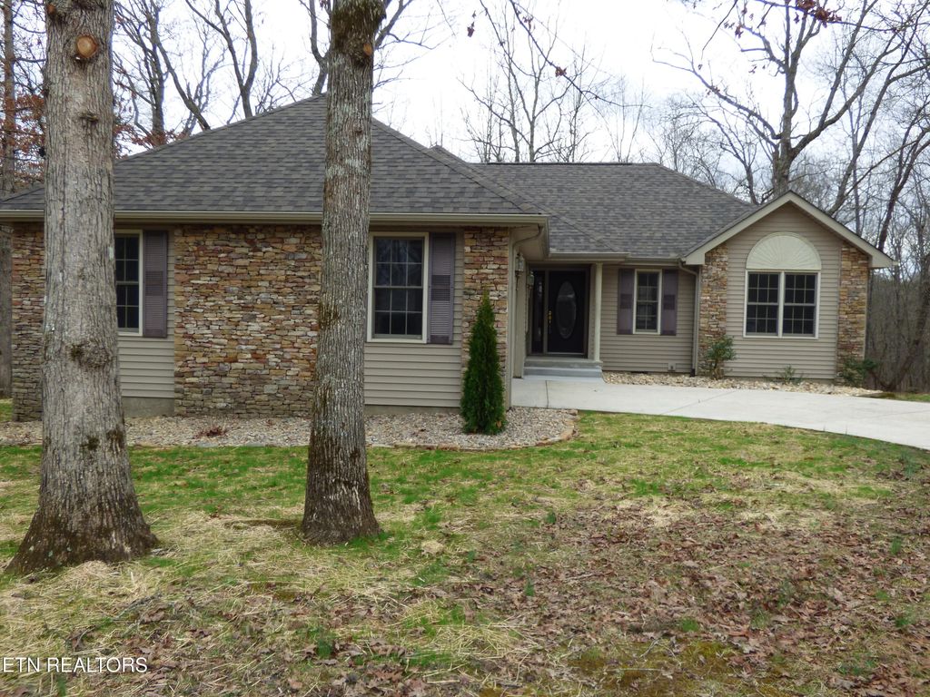 Photo of 289 Kings Down Drive, Crossville, TN 38558 (MLS # 1332292)