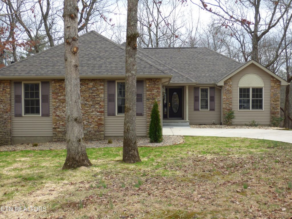 Photo of 289 Kings Down Drive, Crossville, TN 38558 (MLS # 1332292)