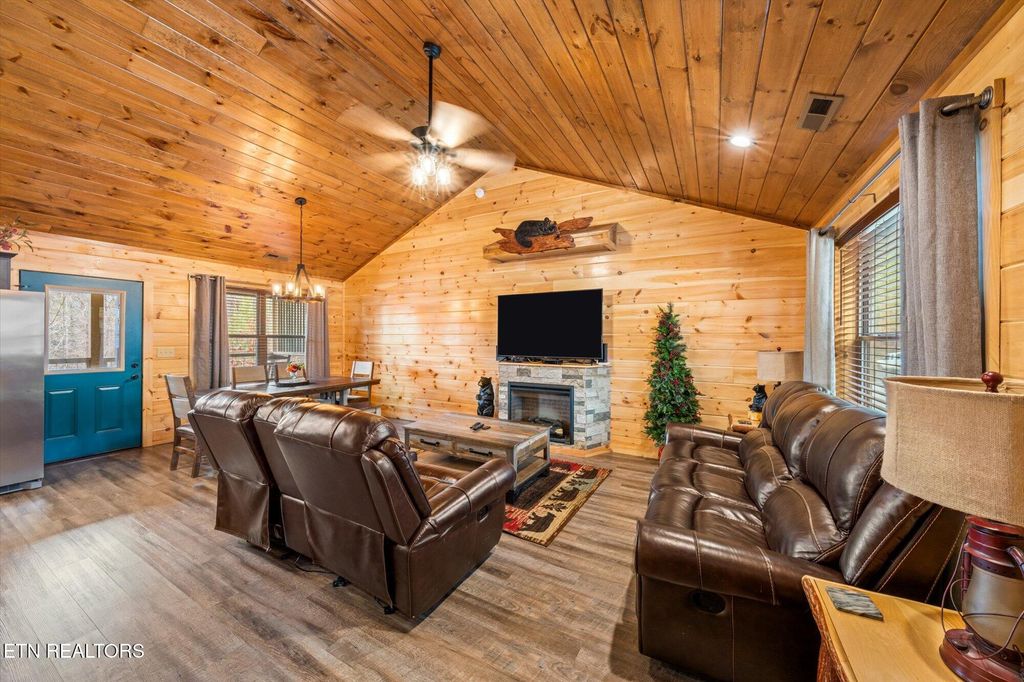 Photo of 3527 Brookstone Way, Pigeon Forge, TN 37863 (MLS # 1283739)