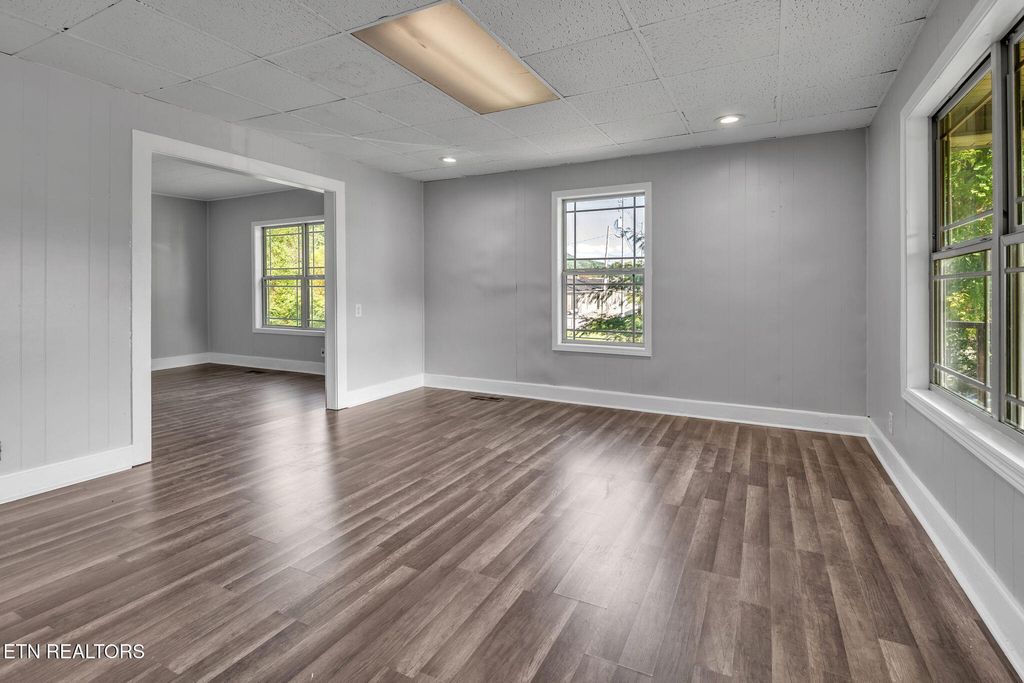 Photo of 813 S Main St, Rocky Top, TN 37769 (MLS # 1313316)