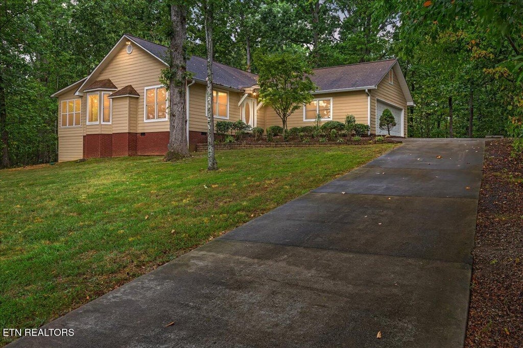 Photo of 272 Woodhaven Drive, Vonore, TN 37885 (MLS # 1356344)