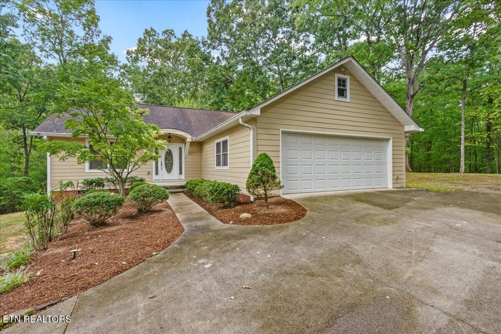 Photo of 272 Woodhaven Drive, Vonore, TN 37885 (MLS # 1356344)