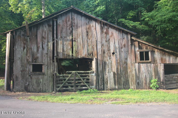 1970 Carrs Creek Rd