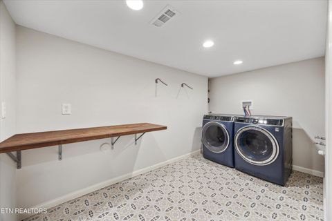 Tiny photo for 547 Cherokee Blvd, Knoxville, TN 37919 (MLS # 1310812)