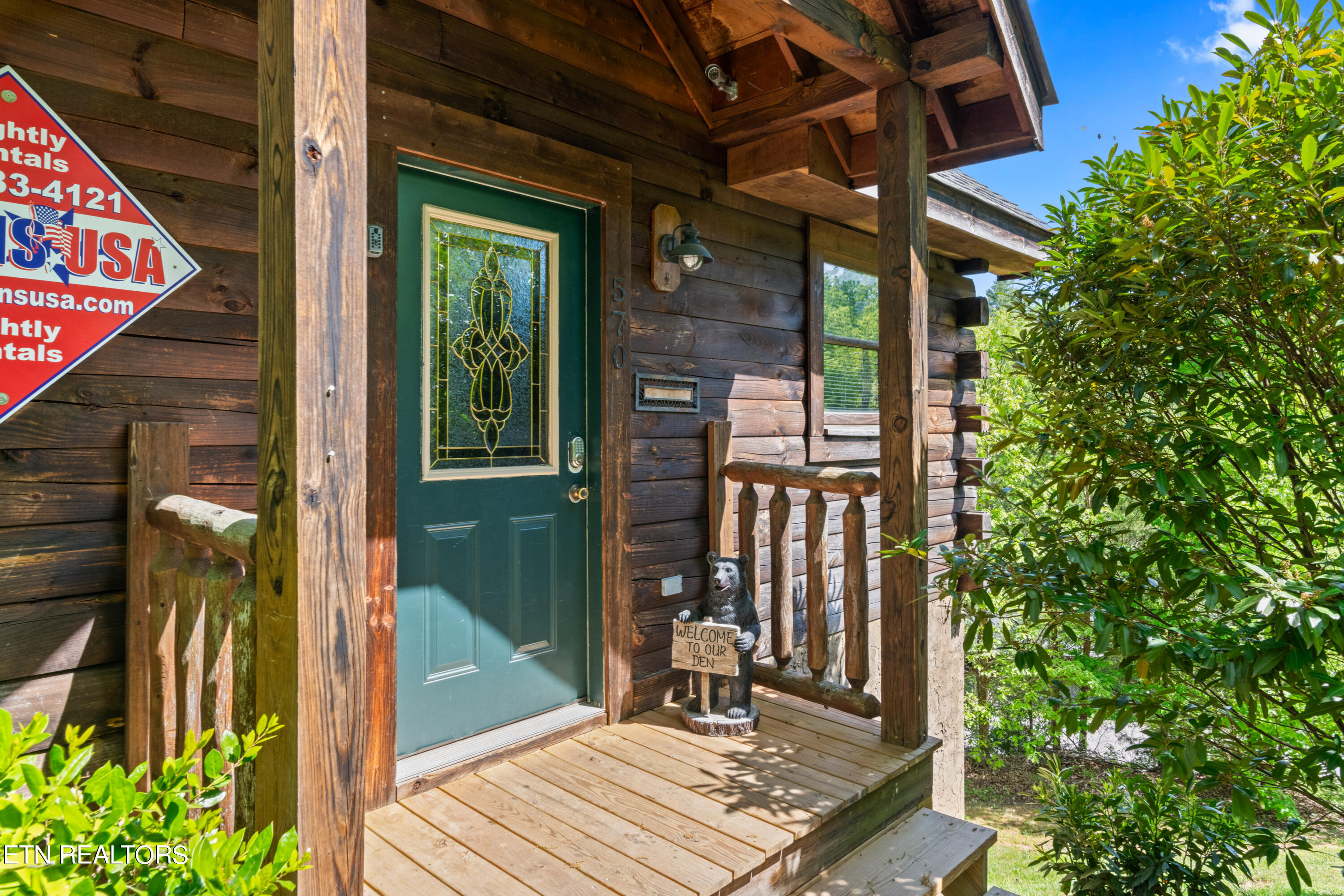 570 Country Oaks Dr
