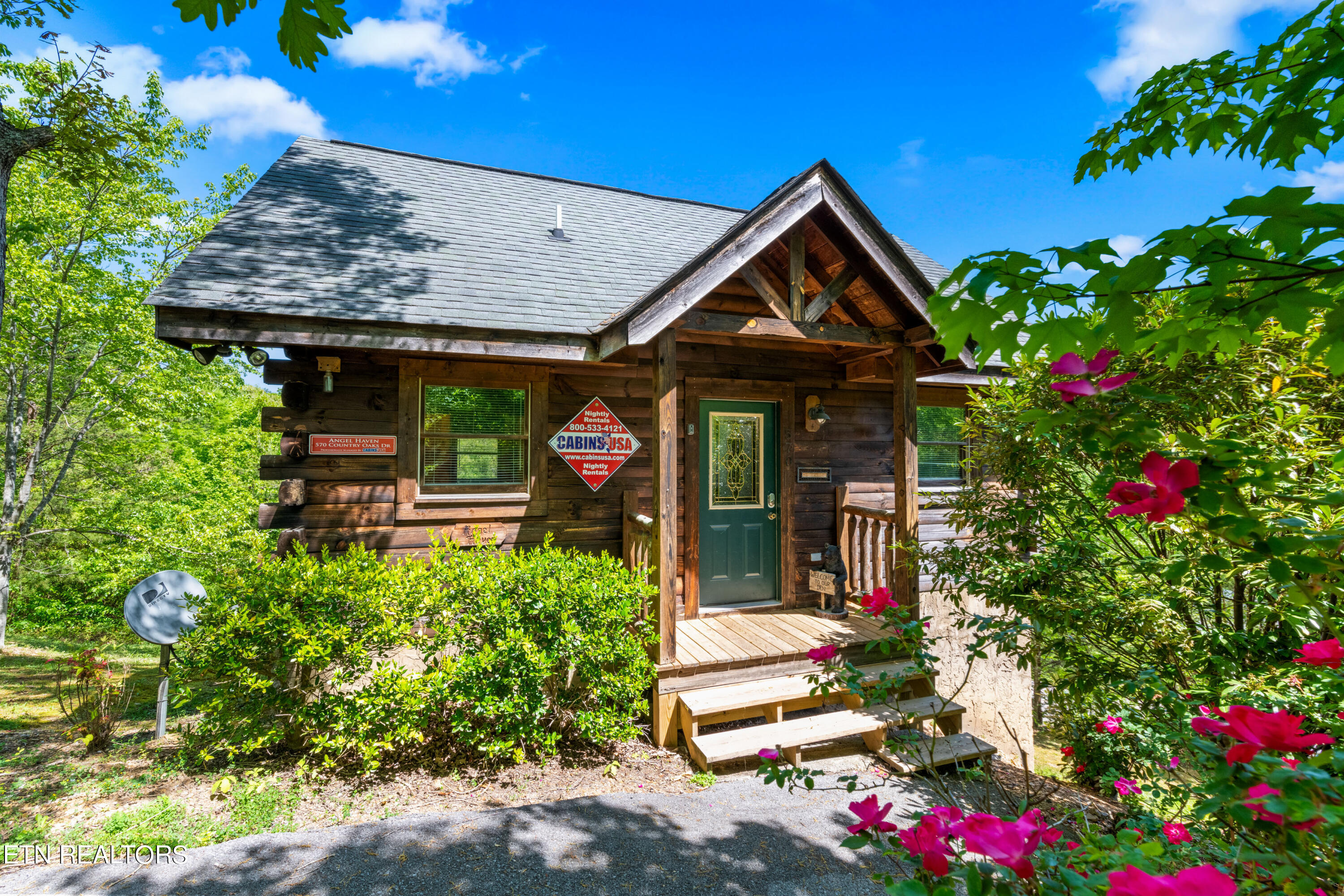 570 Country Oaks Dr