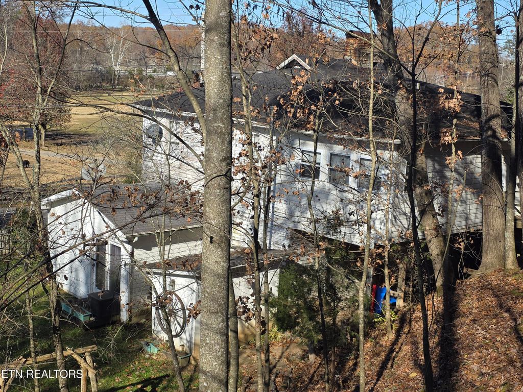 Photo of 12184 Paw Paw Plains Rd, Lenoir City, TN 37771 (MLS # 1322239)