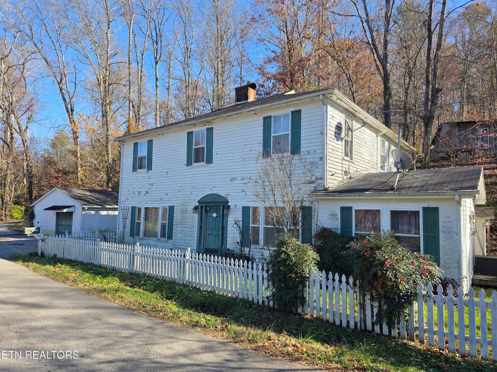 Photo of 12184 Paw Paw Plains Rd, Lenoir City, TN 37771 (MLS # 1322239)