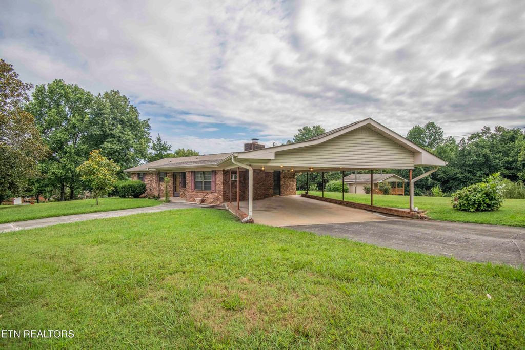 Photo of 1732 Maplecrest Drive, Louisville, TN 37777 (MLS # 1310987)