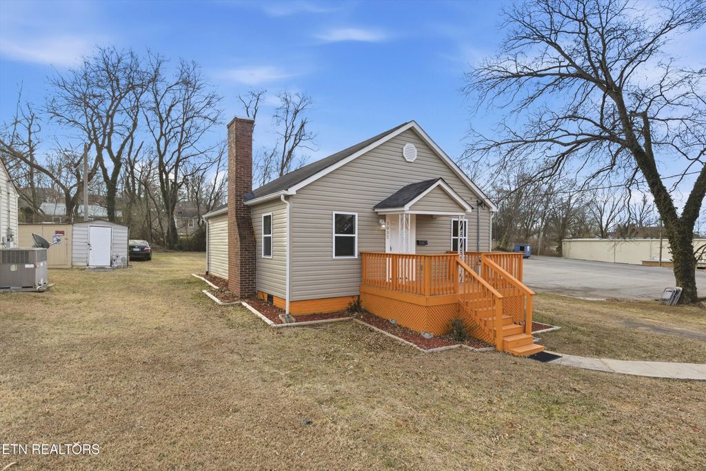 Photo of 3210 Wilson Ave, Knoxville, TN 37914 (MLS # 1328011)