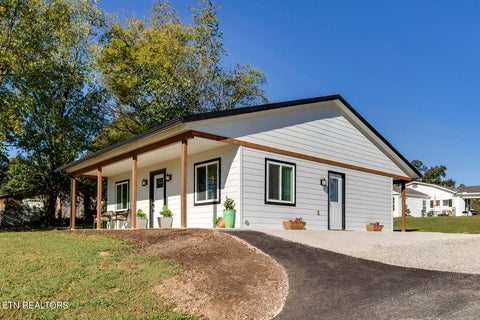 Photo of 112 Shubert St, Kingston, TN 37763 (MLS # 1359614)