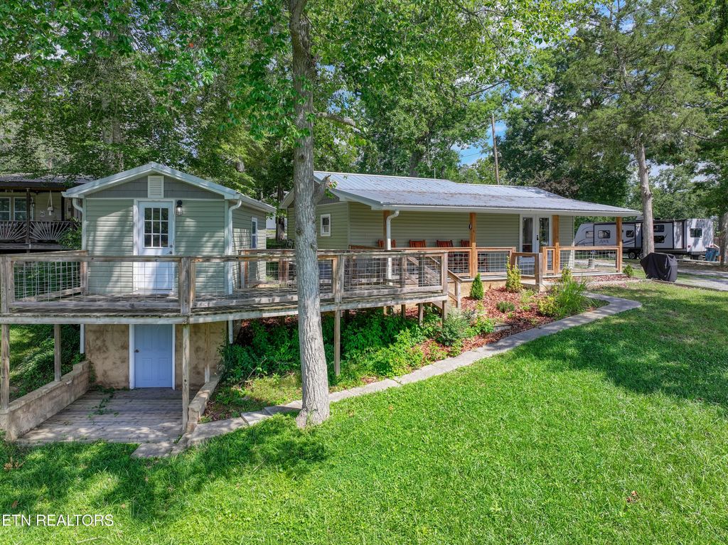 Photo of 1239 Fishermans Way, Sevierville, TN 37876 (MLS # 1344033)