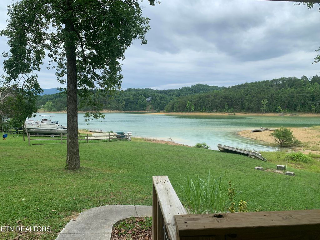 Photo of 1239 Fishermans Way, Sevierville, TN 37876 (MLS # 1344033)