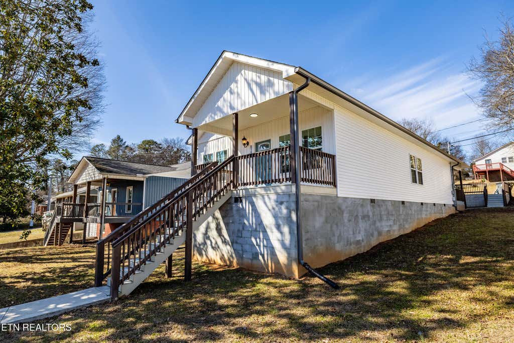 Photo of 619 NE Midlake Drive, Knoxville, TN 37918 (MLS # 1350779)