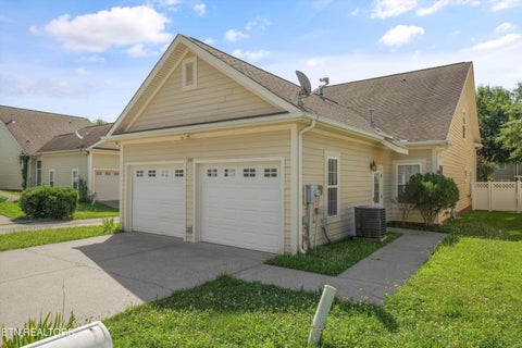 Tiny photo for 100 Forestberry St, Oak Ridge, TN 37830 (MLS # 1346767)