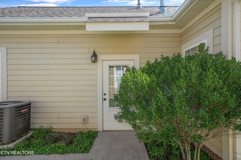 Tiny photo for 100 Forestberry St, Oak Ridge, TN 37830 (MLS # 1346767)