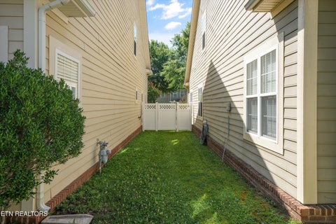 Tiny photo for 100 Forestberry St, Oak Ridge, TN 37830 (MLS # 1346767)