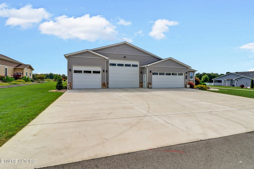Photo of 346 Holly Tree Drive, Crossville, TN 38555 (MLS # 1314289)
