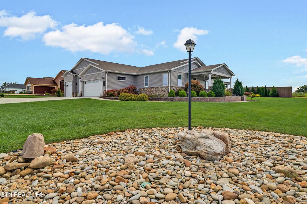 Photo of 346 Holly Tree Drive, Crossville, TN 38555 (MLS # 1314289)