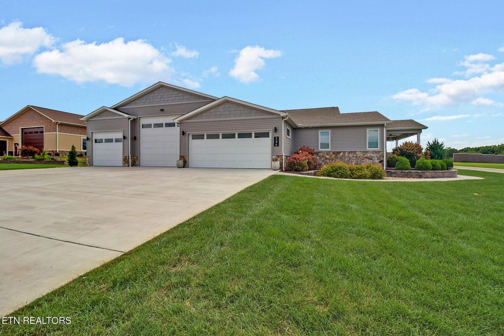 Photo of 346 Holly Tree Drive, Crossville, TN 38555 (MLS # 1314289)