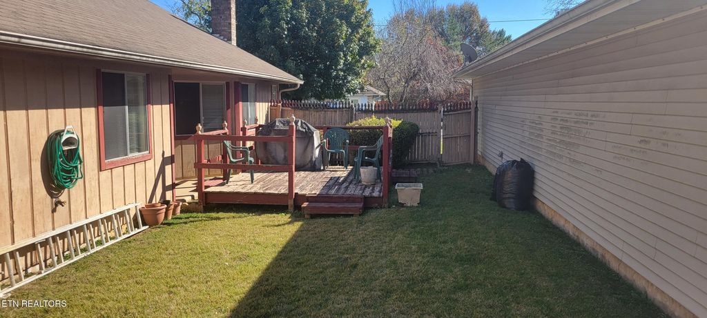 Photo of 944 Lee Delia Lane, Alcoa, TN 37701 (MLS # 1282498)