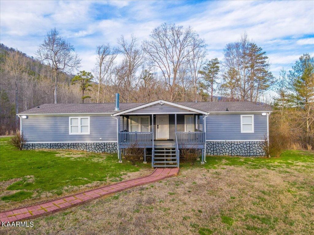 Photo of 405 E Millers Cove Rd, Walland, TN 37886 (MLS # 1220037)