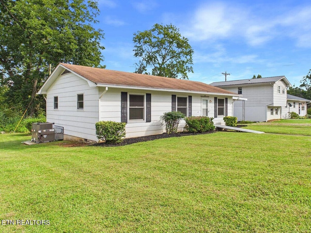 Photo of 1309 Scott Avenue AVE, Etowah, TN 37331 (MLS # 1356451)