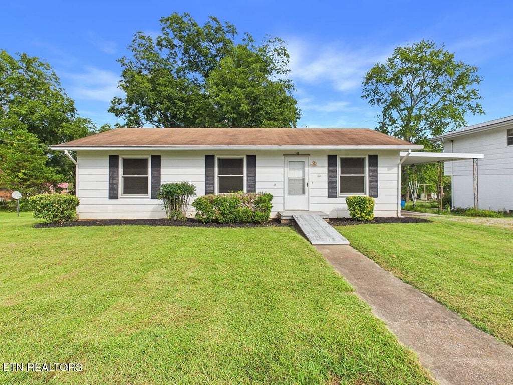 Photo of 1309 Scott Avenue AVE, Etowah, TN 37331 (MLS # 1356451)