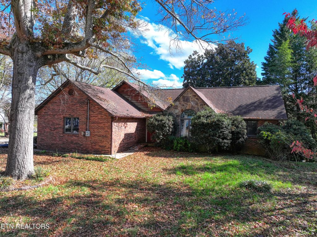 Photo of 214 Ross Estates Rd, Kingston, TN 37763 (MLS # 1285172)