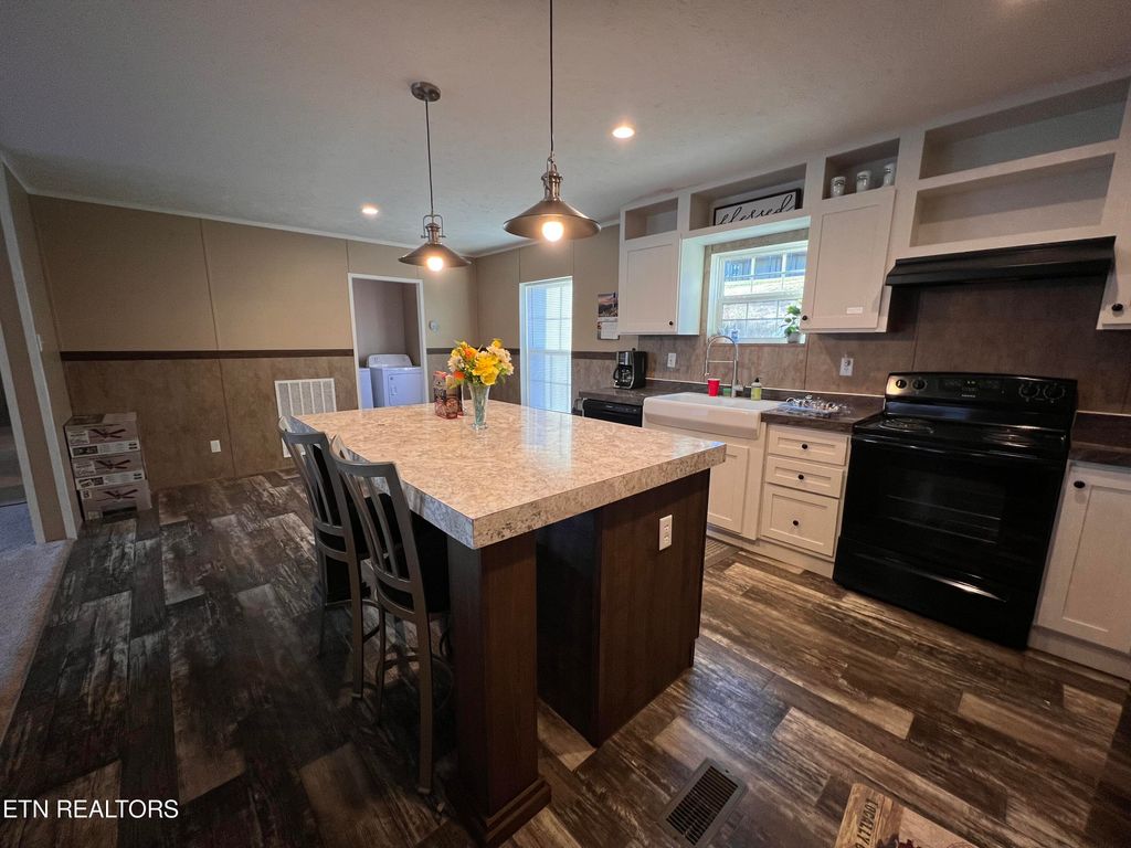 Photo of 328 Wilson Hurst St, Tazewell, TN 37879 (MLS # 1236075)