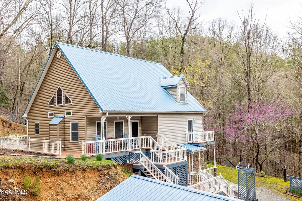 Photo of 1223 Carrs Creek Rd, Townsend, TN 37882 (MLS # 1220790)