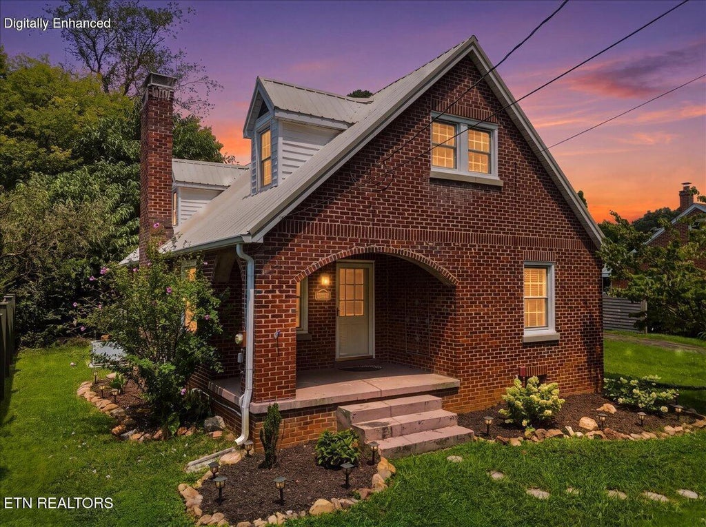 Photo of 1207 Tapoco Ave, Maryville, TN 37801 (MLS # 1351665)
