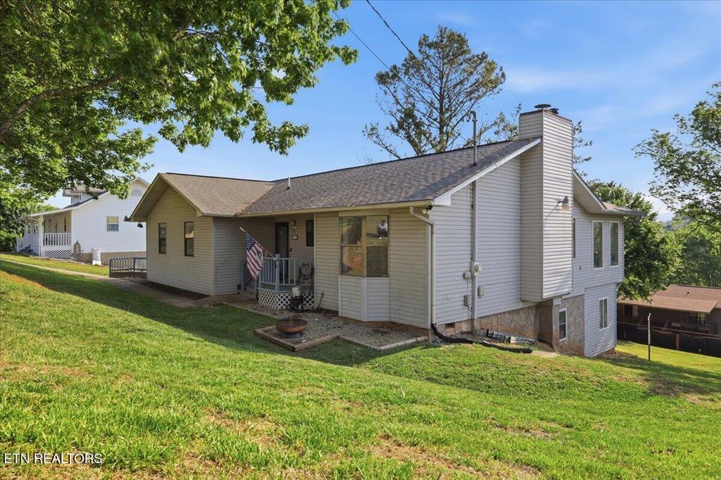 Photo of 319 Ironwood Drive, Kodak, TN 37764 (MLS # 1338356)