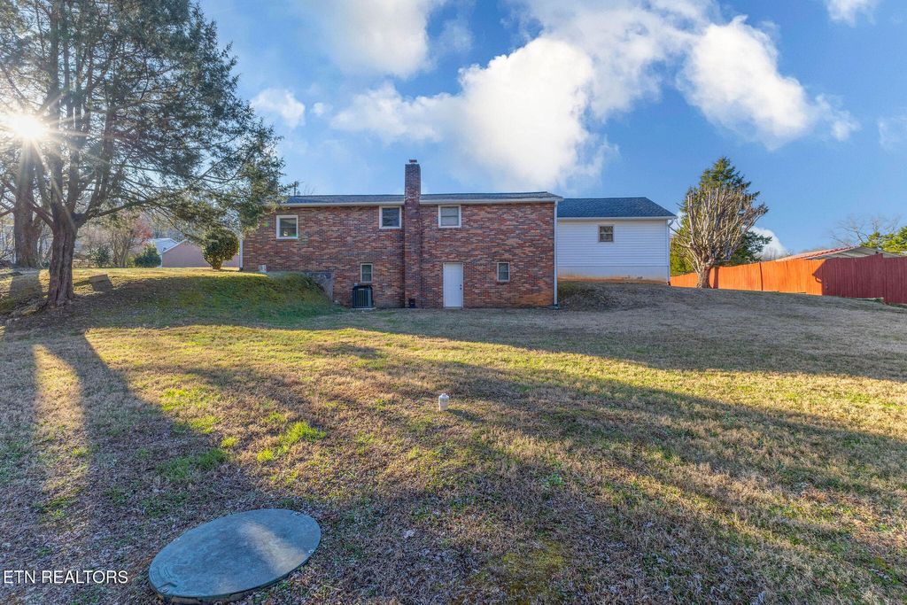 Photo of 264 McKinney Rd, Harriman, TN 37748 (MLS # 1325219)