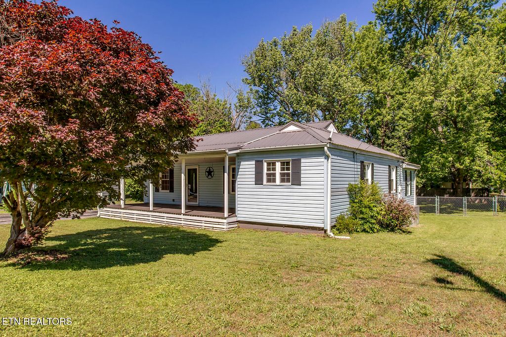 Photo of 1113 Mayflower Rd, Kingston, TN 37763 (MLS # 1340276)