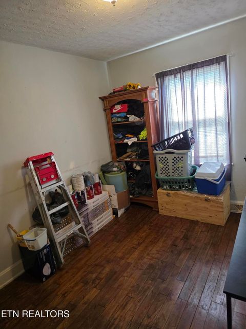 Tiny photo for 404 E 4th St, LaFollette, TN 37766 (MLS # 1340436)