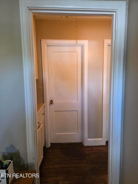 Tiny photo for 404 E 4th St, LaFollette, TN 37766 (MLS # 1340436)