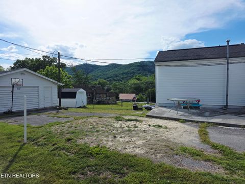 Tiny photo for 404 E 4th St, LaFollette, TN 37766 (MLS # 1340436)