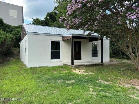 Photo of 23 S Carter St, Sparta, TN 38583 (MLS # 1349398)