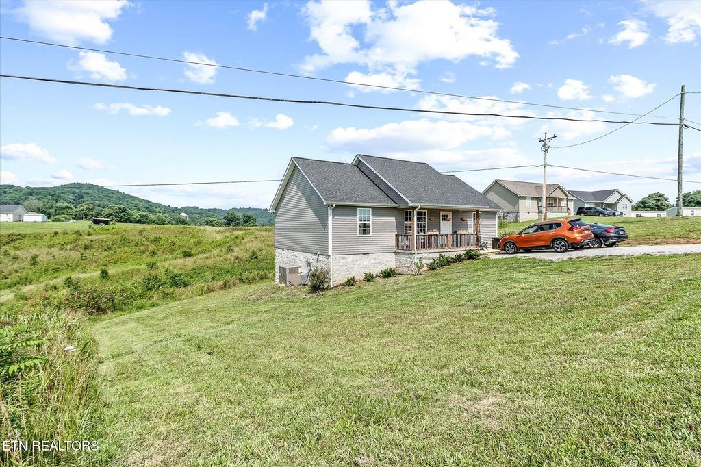 Photo of 2190 Sullivan Knowles Road Rd, Sparta, TN 38583 (MLS # 1324570)